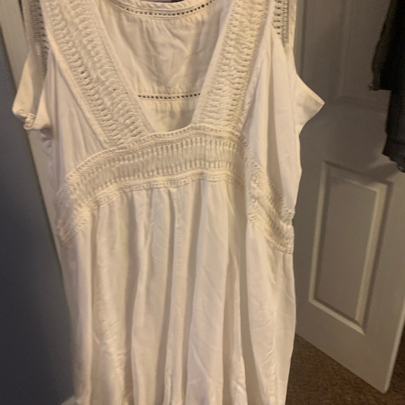 White romper - Picture 2 of 3